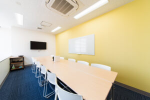名古屋栄702会議室(定員12名)